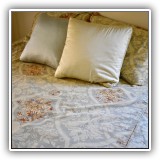 D64. Pottery Barn queen duvet - $38