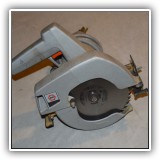 T07. Black & Decker 7.25" circular saw