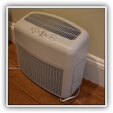 Z14. Bionnaire HEPA air purifier. Model LC-1460