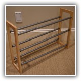 Z29. Extendable shoe rack