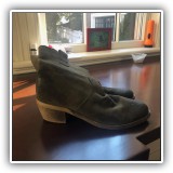 H14. Ladies boots.